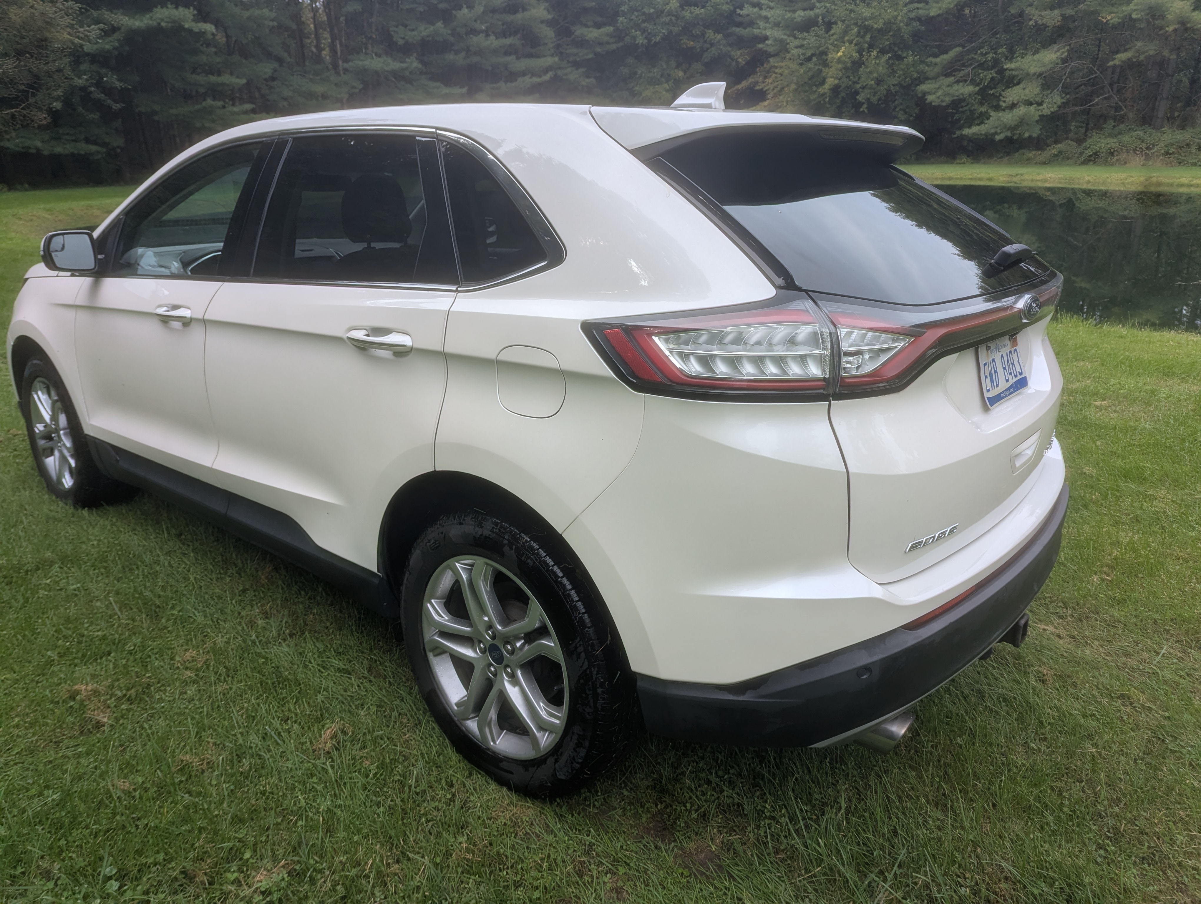 Used 2018 Ford Edge Titanium w/ Equipment Group 301A AWD/4WD image 8