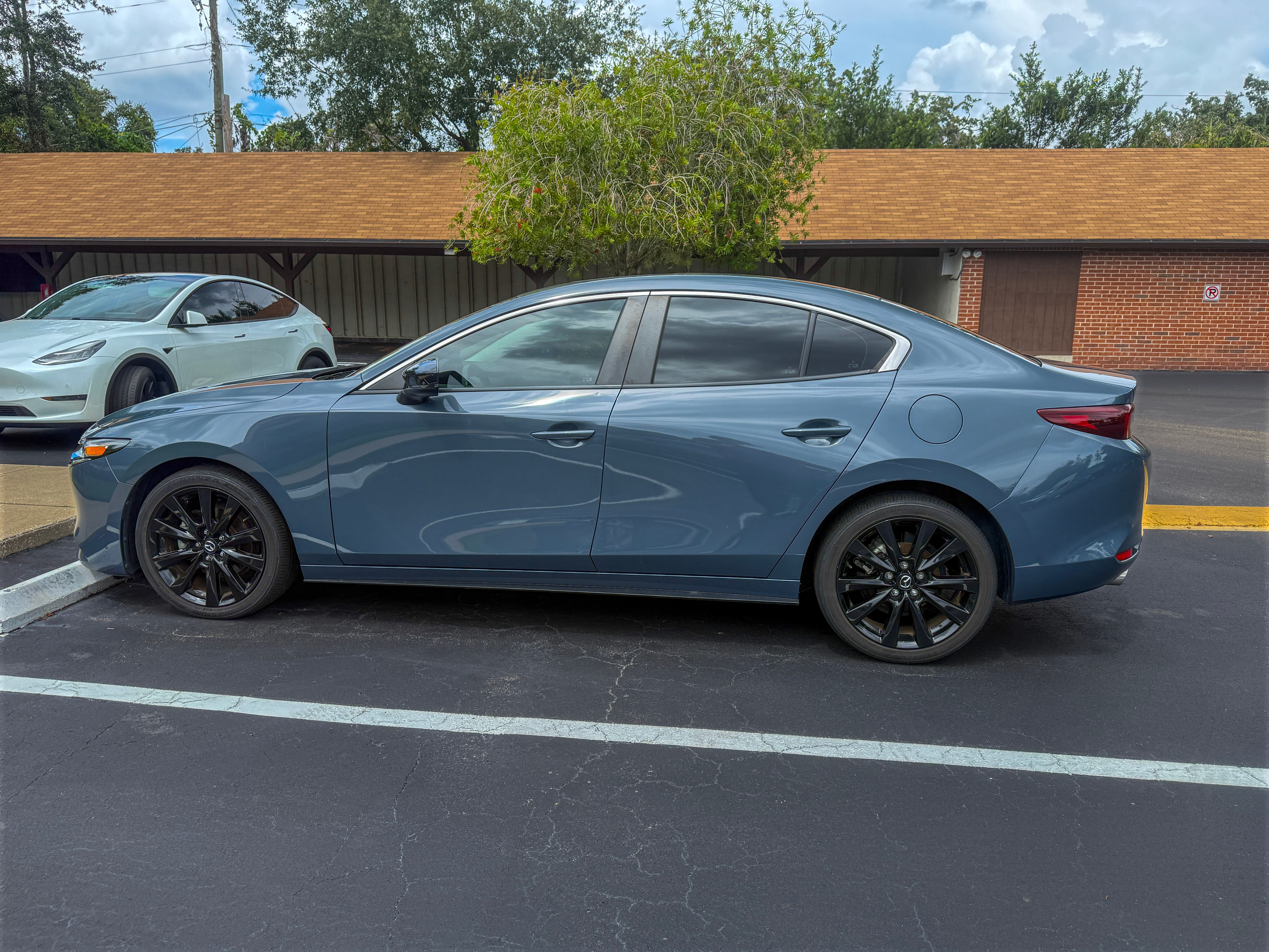 Used 2023 MAZDA MAZDA3 s AWD/4WD image 2