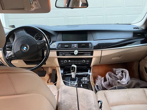 Used 2011 BMW 528i Sedan image 9