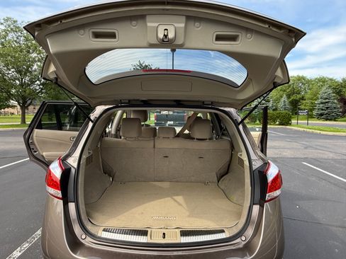 Used 2012 Nissan Murano SV AWD/4WD image 16
