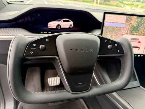 Used 2023 Tesla Model X AWD/4WD image 15