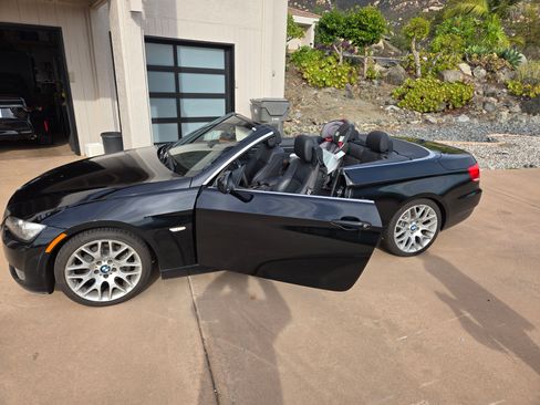 Used 2010 BMW 328i Convertible image 15