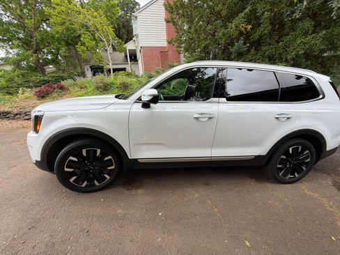 Used 2024 Kia Telluride SX Prestige AWD/4WD image 1