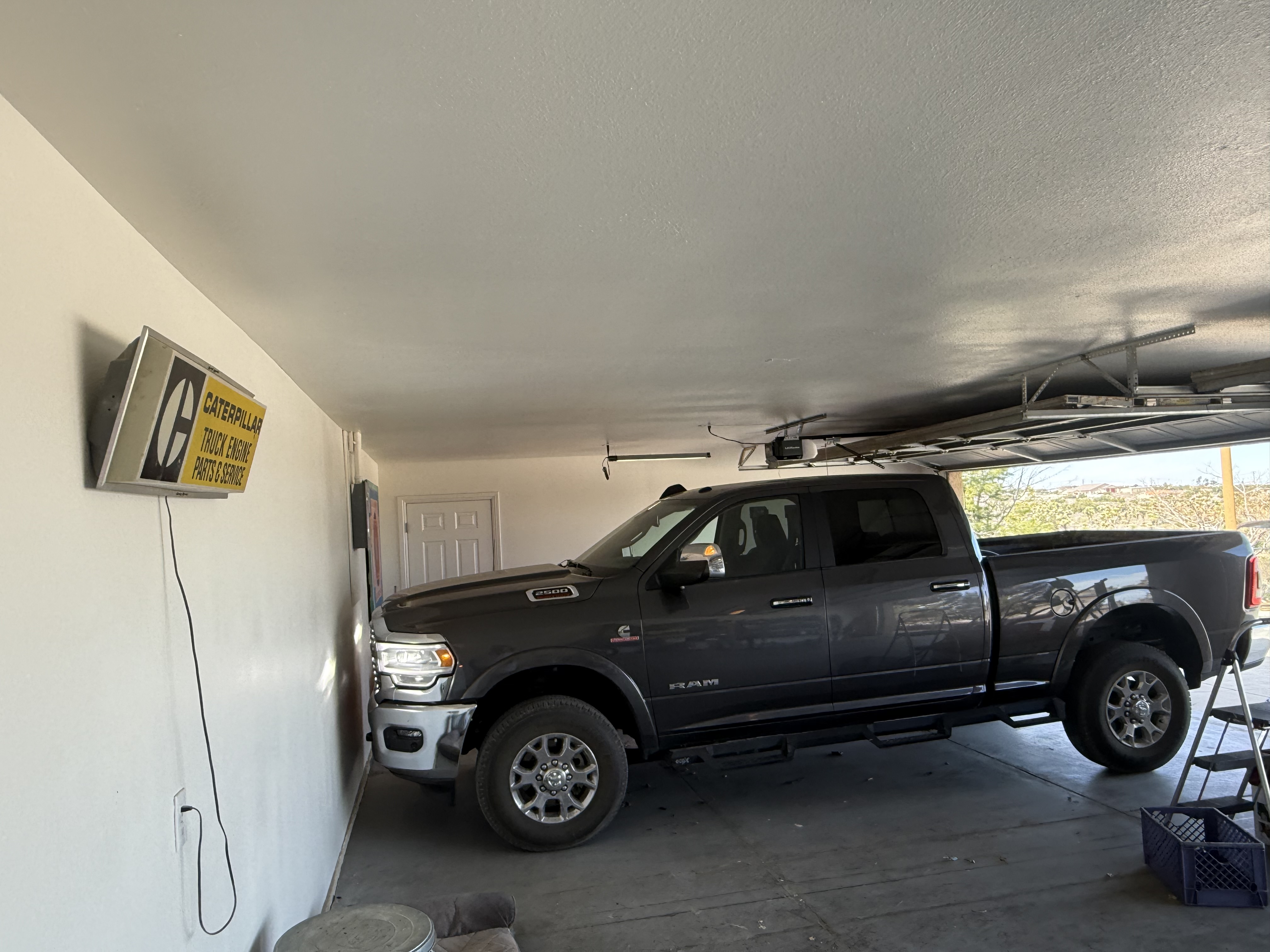Used 2022 RAM 2500 Laramie AWD/4WD image 1