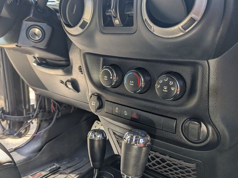 Used 2016 Jeep Wrangler Unlimited Sport image 12