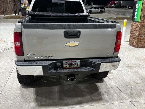 Used 2009 Chevrolet Silverado 1500 LT w/ Power Pack Plus AWD/4WD image 9