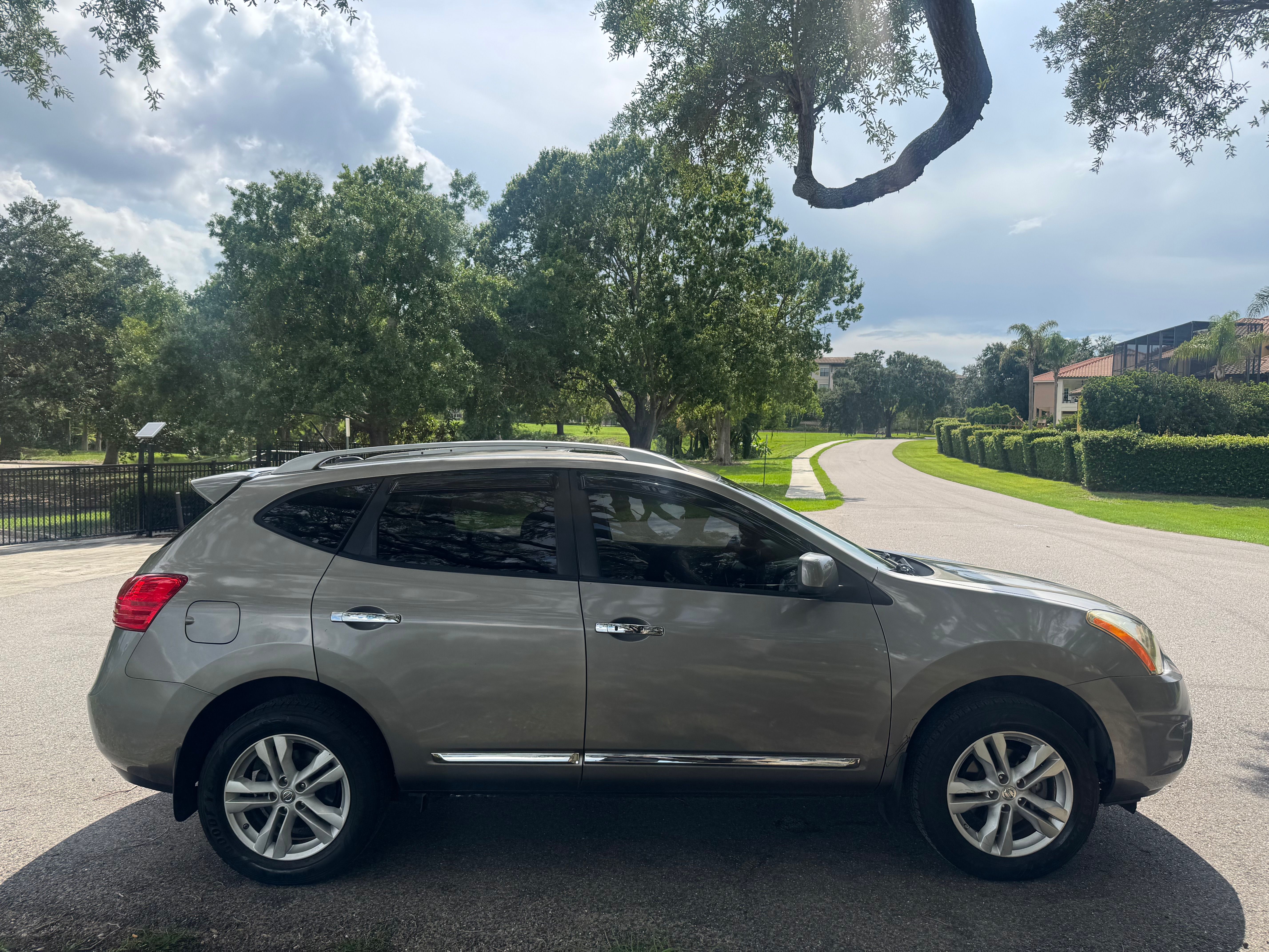 Used 2012 Nissan Rogue SV w/ Premium Pkg FWD image 5