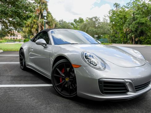 Used 2018 Porsche 911 Carrera 4S AWD/4WD image 9