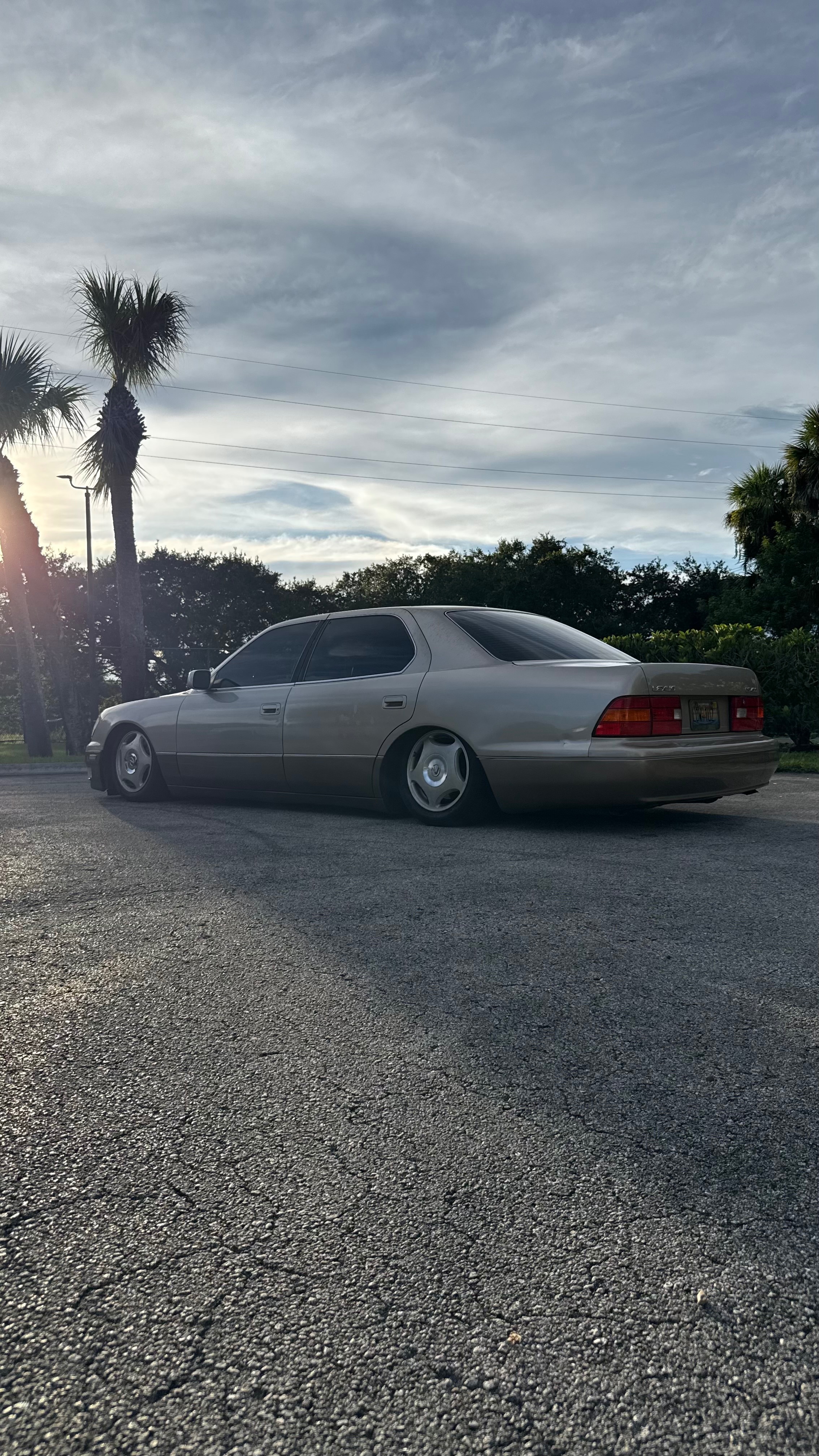 Used 1998 Lexus LS 400 RWD image 6