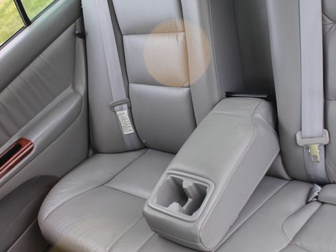 Used 2005 Toyota Camry XLE FWD image 11