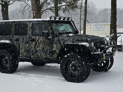 Used 2014 Jeep Wrangler Unlimited Rubicon image 17