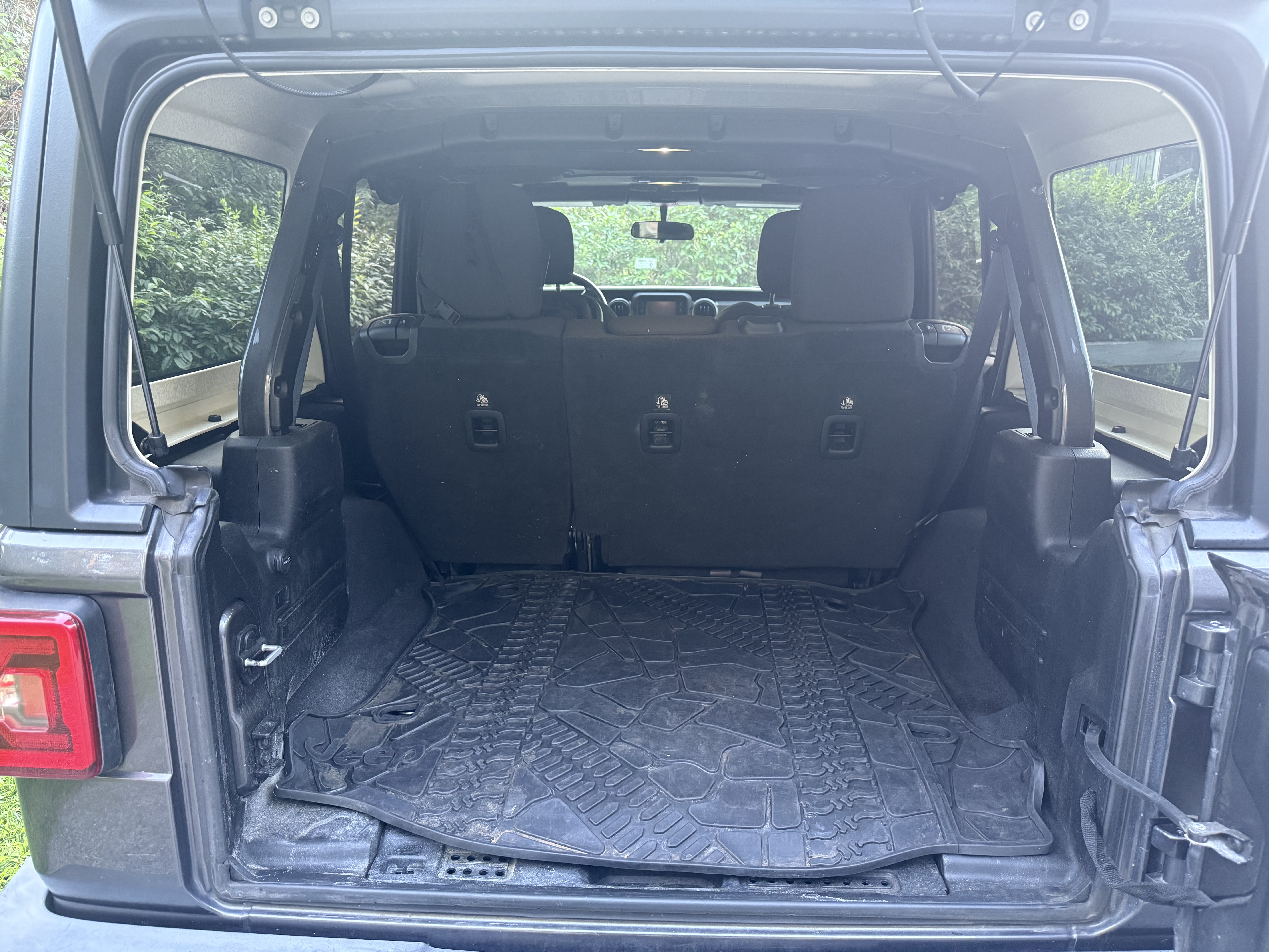 Used 2018 Jeep Wrangler Unlimited Sport AWD/4WD image 8