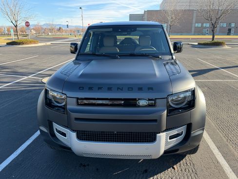 Used 2025 Land Rover Defender 110 S image 1