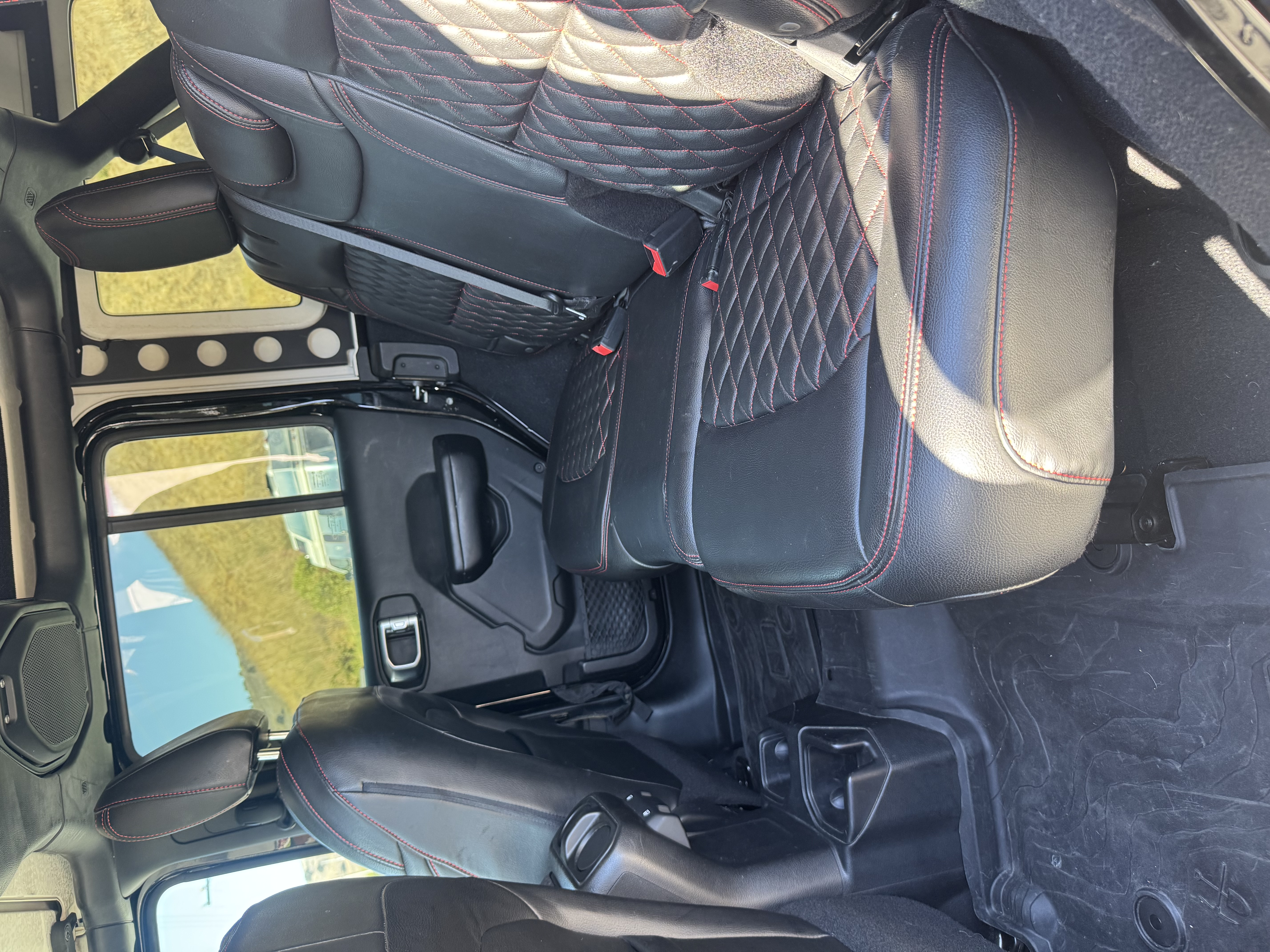 Used 2018 Jeep Wrangler Unlimited Sport S AWD/4WD image 14
