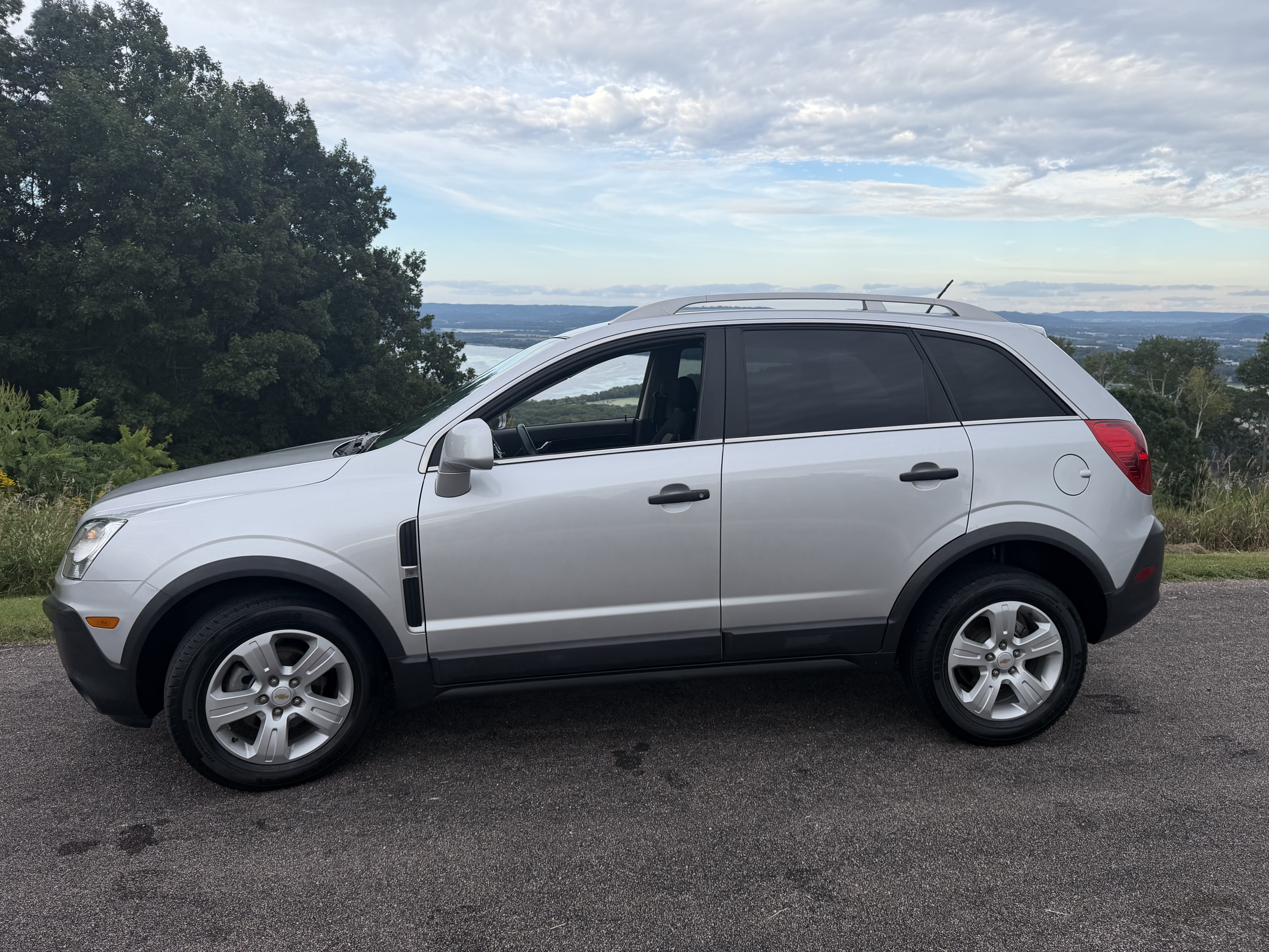 Used 2014 Chevrolet Captiva Sport LS FWD image 1
