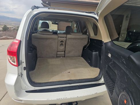 Used 2008 Toyota RAV4 Limited image 9