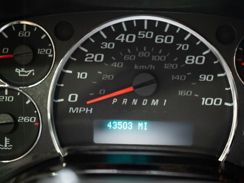 Used 2021 Chevrolet Express 2500 Extended w/ Enhanced Convenience Package RWD image 27