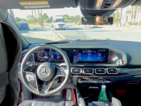 Used 2024 Mercedes-Benz Maybach GLS 600 4MATIC image 8