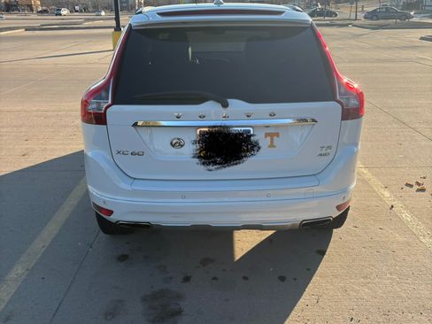 Used 2015 Volvo XC60 T5 w/ Proximity Package image 4