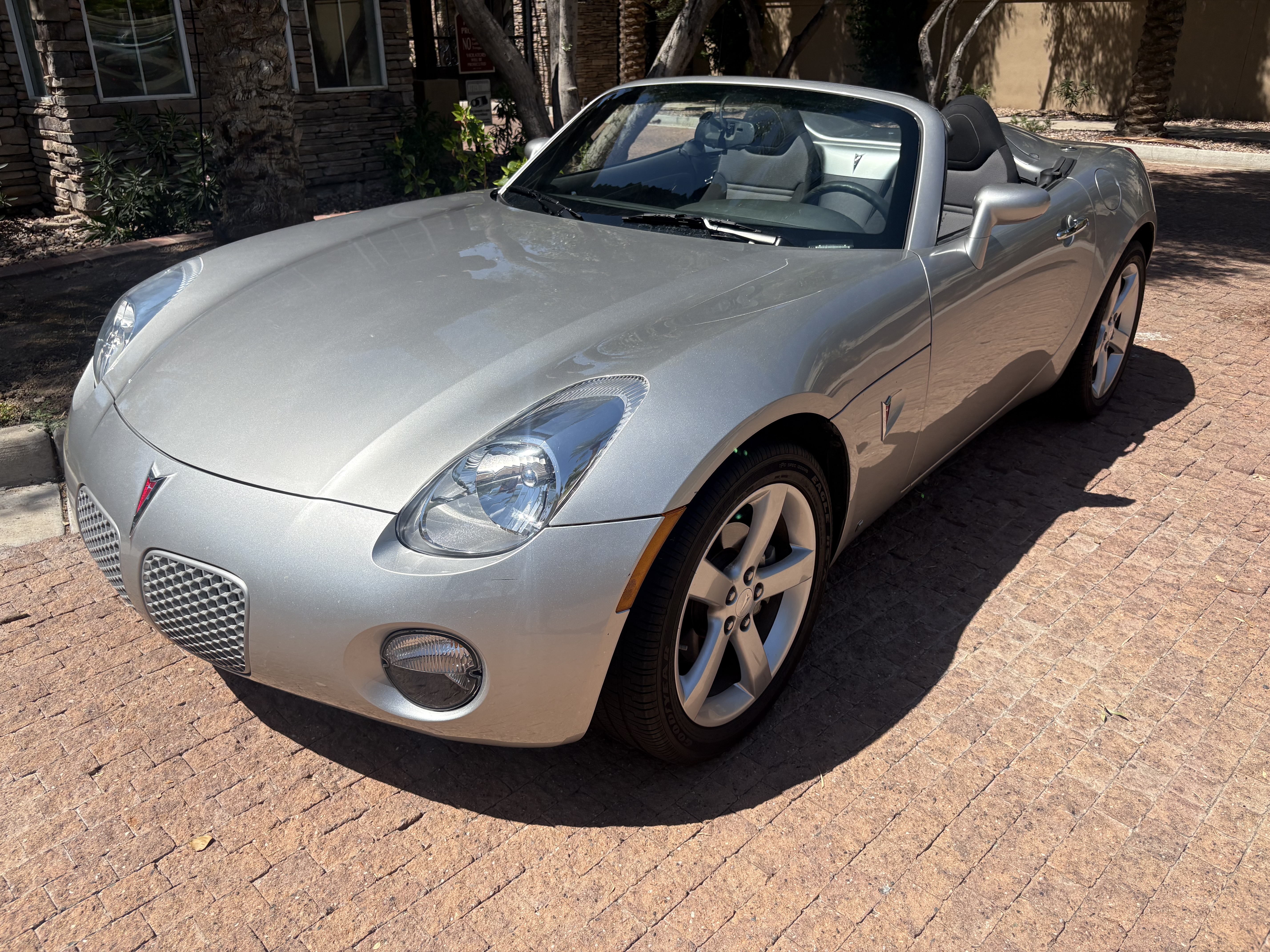 Used 2008 Pontiac Solstice Convertible w/ Preferred Package RWD image 13