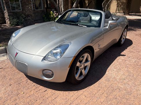 Used 2008 Pontiac Solstice Convertible w/ Preferred Package RWD image 13