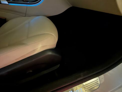 Used 2017 Mercedes-Benz C 300 4MATIC Sedan image 6