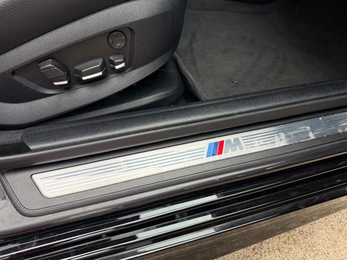 Used 2012 BMW 550i Sedan image 15