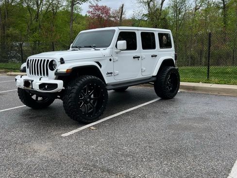 Used 2020 Jeep Wrangler Unlimited Sahara AWD/4WD image 6