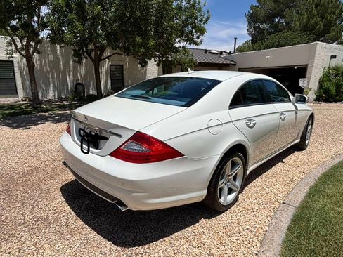Used 2009 Mercedes-Benz CLS 550 image 2