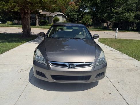 Used 2007 Honda Accord EX-L image 2