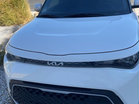 Used 2023 Kia Soul LX w/ LX Technology Package FWD image 4
