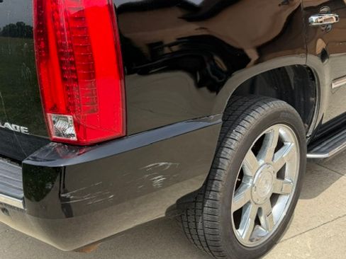 Used 2007 Cadillac Escalade AWD w/ Information Package image 5