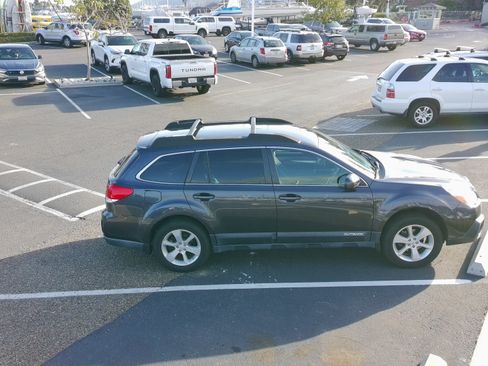 Used 2013 Subaru Outback 2.5i Premium w/ Popular Pkg 1B image 4
