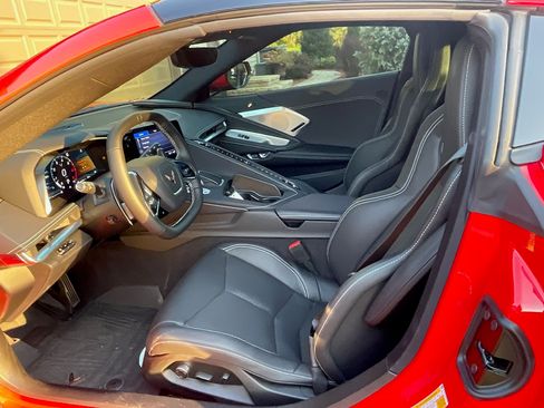 Used 2022 Chevrolet Corvette Stingray Preferred Cpe w/ Z51 Performance Package RWD image 15