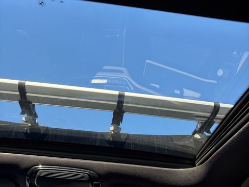 Used 2020 BMW 330i Sedan w/ Premium Package image 16