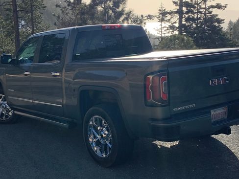 Used 2017 GMC Sierra 1500 Denali image 4