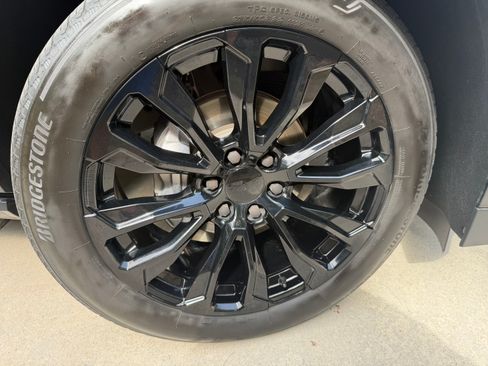 Used 2023 GMC Yukon XL Denali w/ Denali Reserve Package image 13