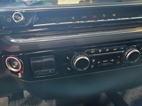 Used 2024 GMC Sierra 2500 SLE w/ SLE Value Package; image 13