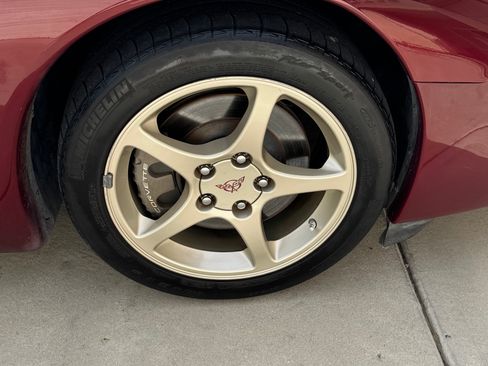 Used 2003 Chevrolet Corvette Coupe w/ Preferred Equipment Group image 25