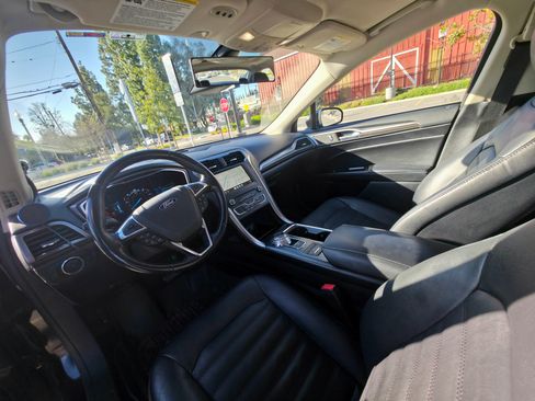 Used 2018 Ford Fusion SE w/ Equipment Group 602A image 12