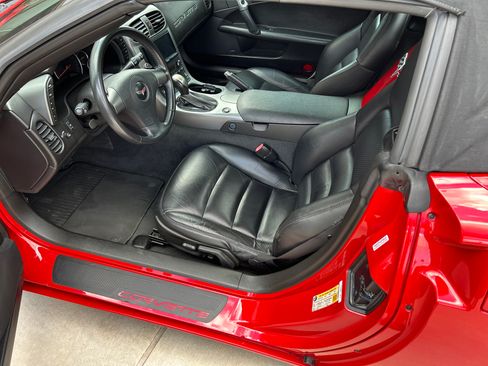 Used 2006 Chevrolet Corvette Convertible w/ Preferred Equipment Group image 6