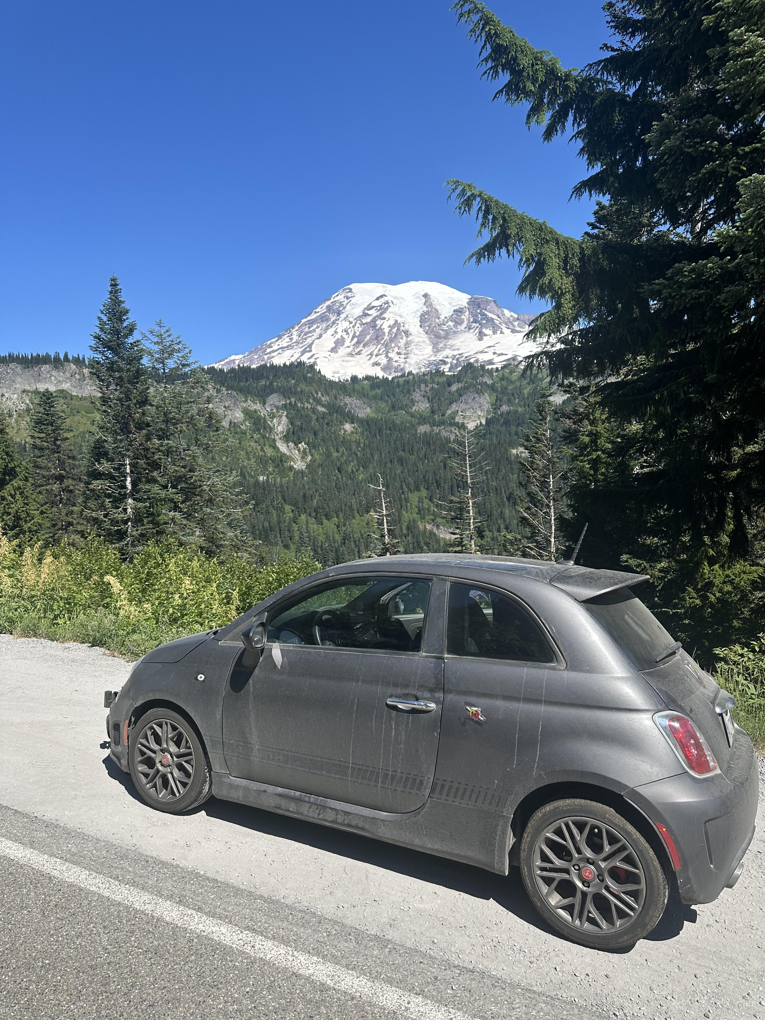 Used 2015 FIAT 500 Abarth w/ Beats Audio Package FWD image 32