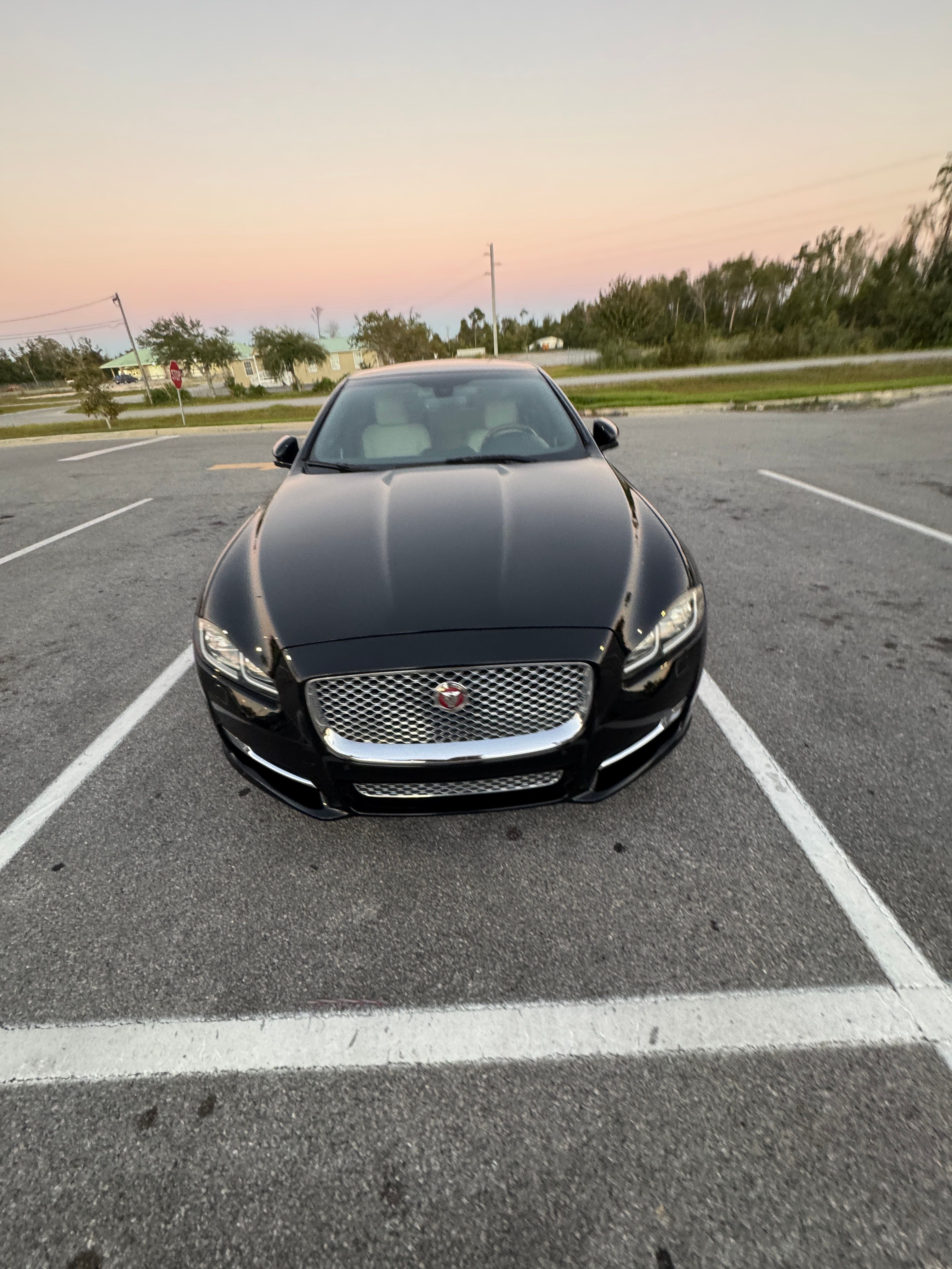 Used 2017 Jaguar XJ L Portfolio AWD/4WD image 2