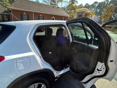 Used 2015 Chevrolet Trax LS image 15