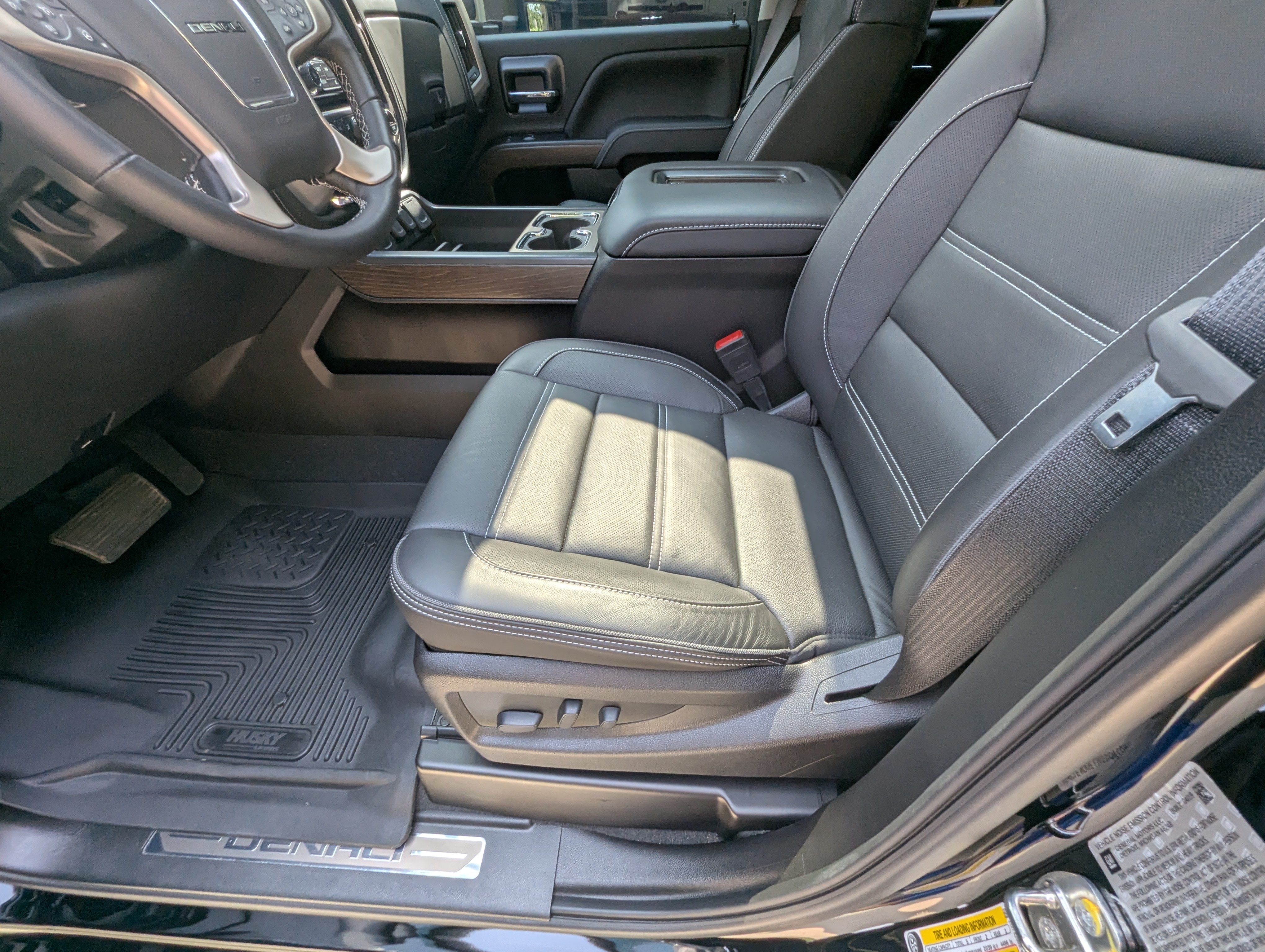 Used 2019 GMC Sierra 3500 Denali w/ Duramax Plus Package AWD/4WD image 28