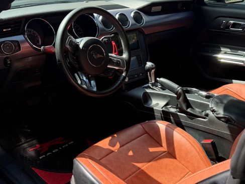 Used 2015 Ford Mustang Coupe RWD image 13