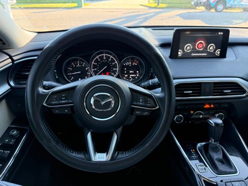 Used 2018 MAZDA CX-9 Touring image 19