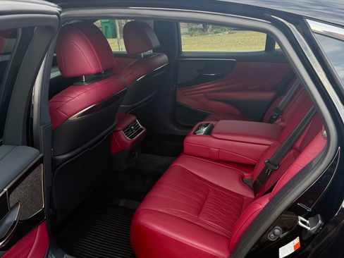 Used 2026 Lexus LS 500 AWD image 9