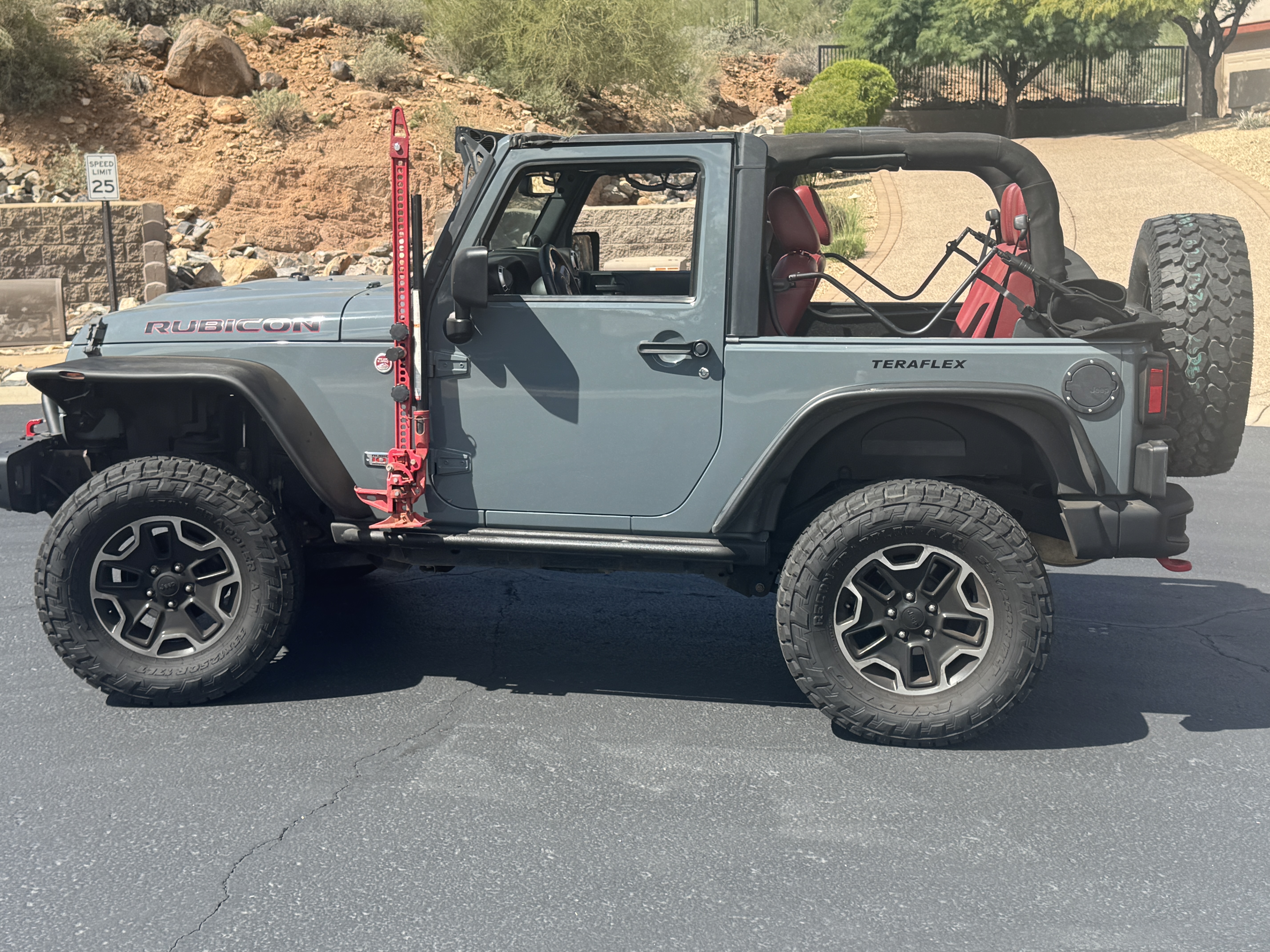 Used 2013 Jeep Wrangler Rubicon AWD/4WD image 4