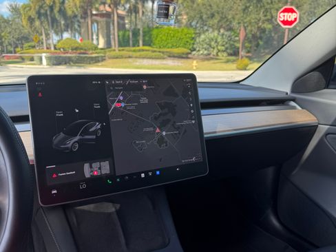 Used 2021 Tesla Model 3 Long Range image 8